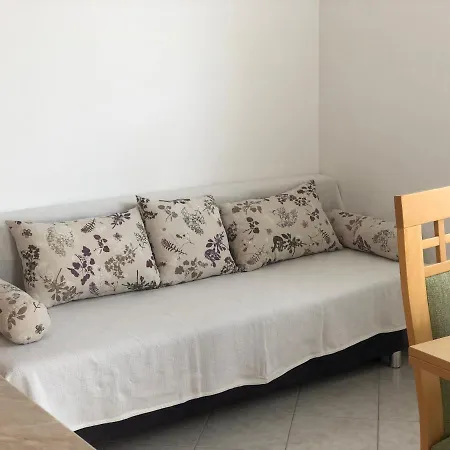 Laura דירה *