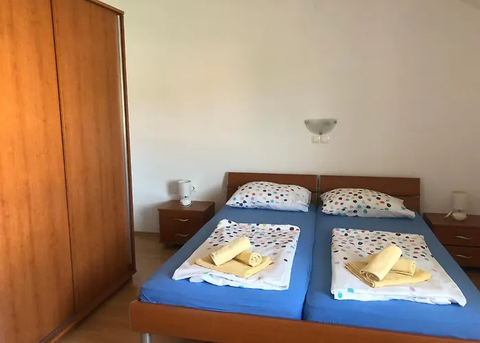 Laura Apartmán Lopar